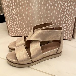 Bussola size 9 sandals